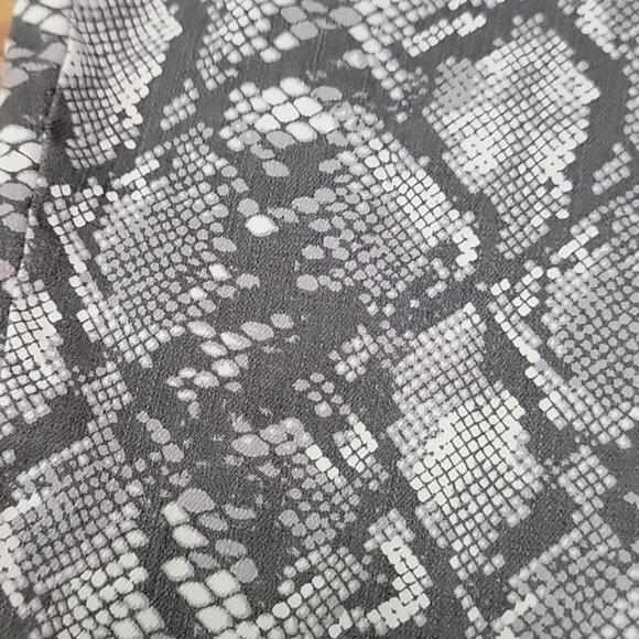 Seven7 Grey White Snakeskin Pattern Tummyless High Rise Skinny  Pants Size 6 - Picture 4 of 9